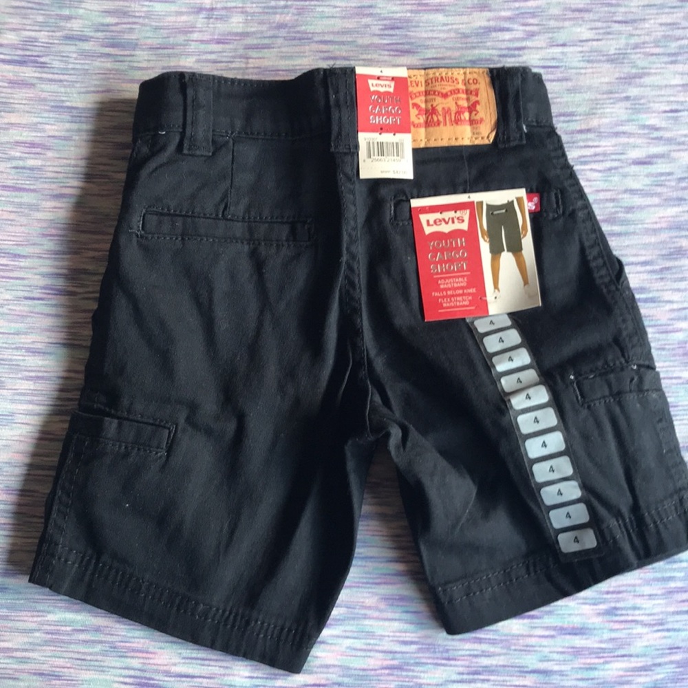 Levi’s, Black Youth Cargo shorts. MAKE ME AN OFFER. - Picture 4 of 7